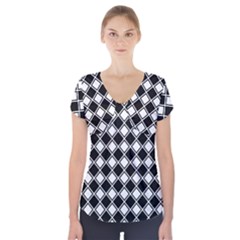 Square Diagonal Pattern Seamless Short Sleeve Front Detail Top by Sapixe