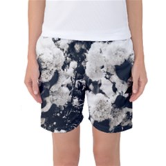 High Contrast Black And White Snowballs Women s Basketball Shorts