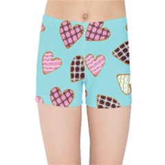 Seamless Pattern With Heart Shaped Cookies With Sugar Icing Kids  Sports Shorts by Vaneshart