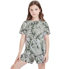 Pale Tropical Floral Print Pattern Kids  Tee And Sports Shorts Set by dflcprintsclothing