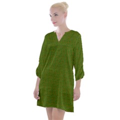 So Zoas Open Neck Shift Dress by Kritter