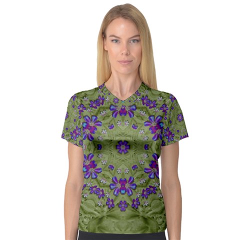 Retro And Tropical Paradise Artwork V-neck Sport Mesh Tee by pepitasart