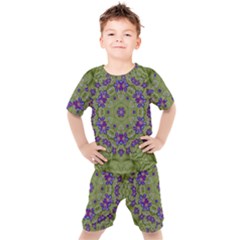 Retro And Tropical Paradise Artwork Kids  Tee And Shorts Set by pepitasart
