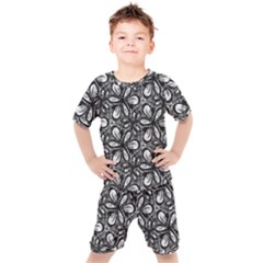 Cloth-004 Kids  Tee And Shorts Set by nate14shop