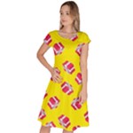 Pink Gift Boxes Yellow Classic Short Sleeve Dress