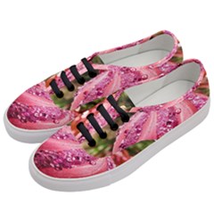 Christmas Decoration 9 Women s Classic Low Top Sneakers by artworkshop
