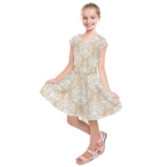 Clean Brown And White Ornament Damask Vintage Kids  Short Sleeve Dress by ConteMonfrey