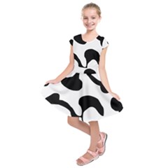 Black And White Swirl Pattern T- Shirt Black And White Swirl Pattern T- Shirt Kids  Short Sleeve Dress by maxcute