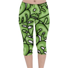 Leaves Nature Monstera Seamless Pattern Repeating Velvet Capri Leggings 