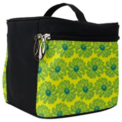 Gerbera Daisy Vector Tile Pattern Make Up Travel Bag (big) by GardenOfOphir