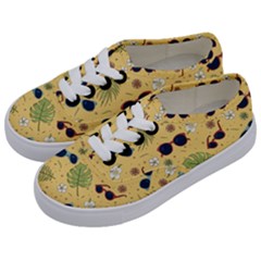 Seamless Pattern Of Sunglasses Tropical Leaves And Flower Kids  Classic Low Top Sneakers