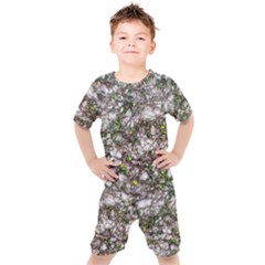 Climbing Plant At Outdoor Wall Kids  T-shirt And Shorts Set by dflcprintsclothing