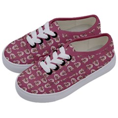 Whimsy Chickens Pattern Kids  Classic Low Top Sneakers