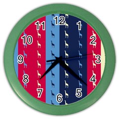 Giraffentapete Wall Clock (color) by Siebenhuehner