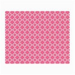 Soft pink quatrefoil pattern Small Glasses Cloth
