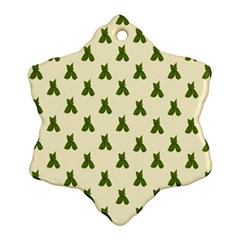 Leaf Pattern Green Wallpaper Tea Snowflake Ornament (two Sides)